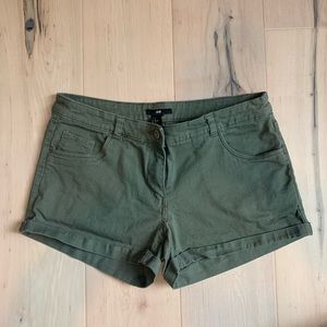 H&M~green denim shorts Size 10 EUC